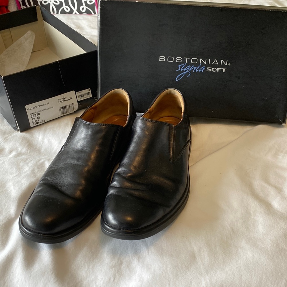 Bostonian black sensory 12M